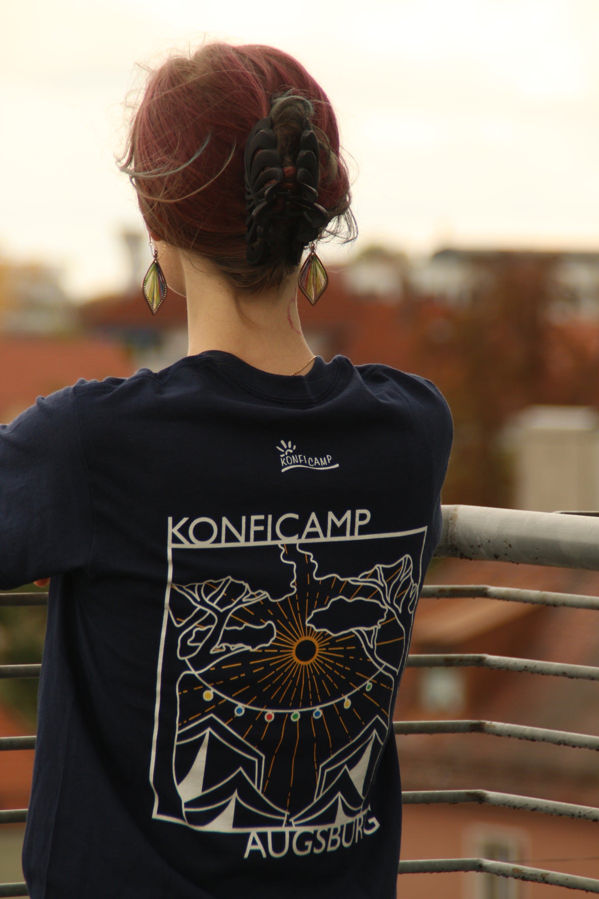 Regular T-Shirt "Lichterkette"